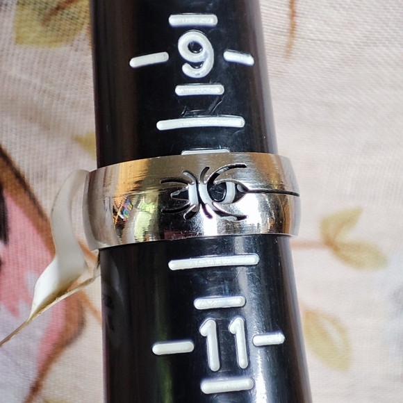 Stainless Steel Silver Tone Unisex Size 10 Dual Spider Cut-Out Band Ring - Picture 6 of 6